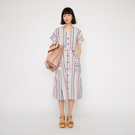 warehouse_03426399_2